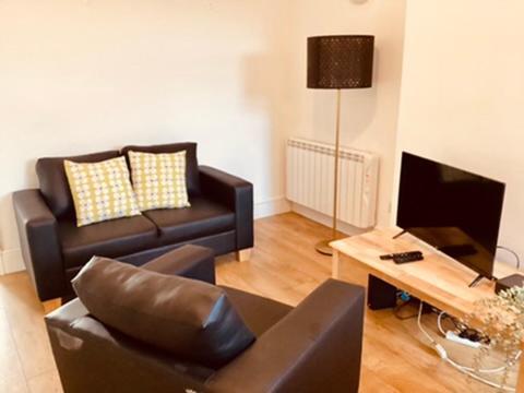 Two Bedroom, Off-Road Parking Ludgershall  Екстер'єр фото